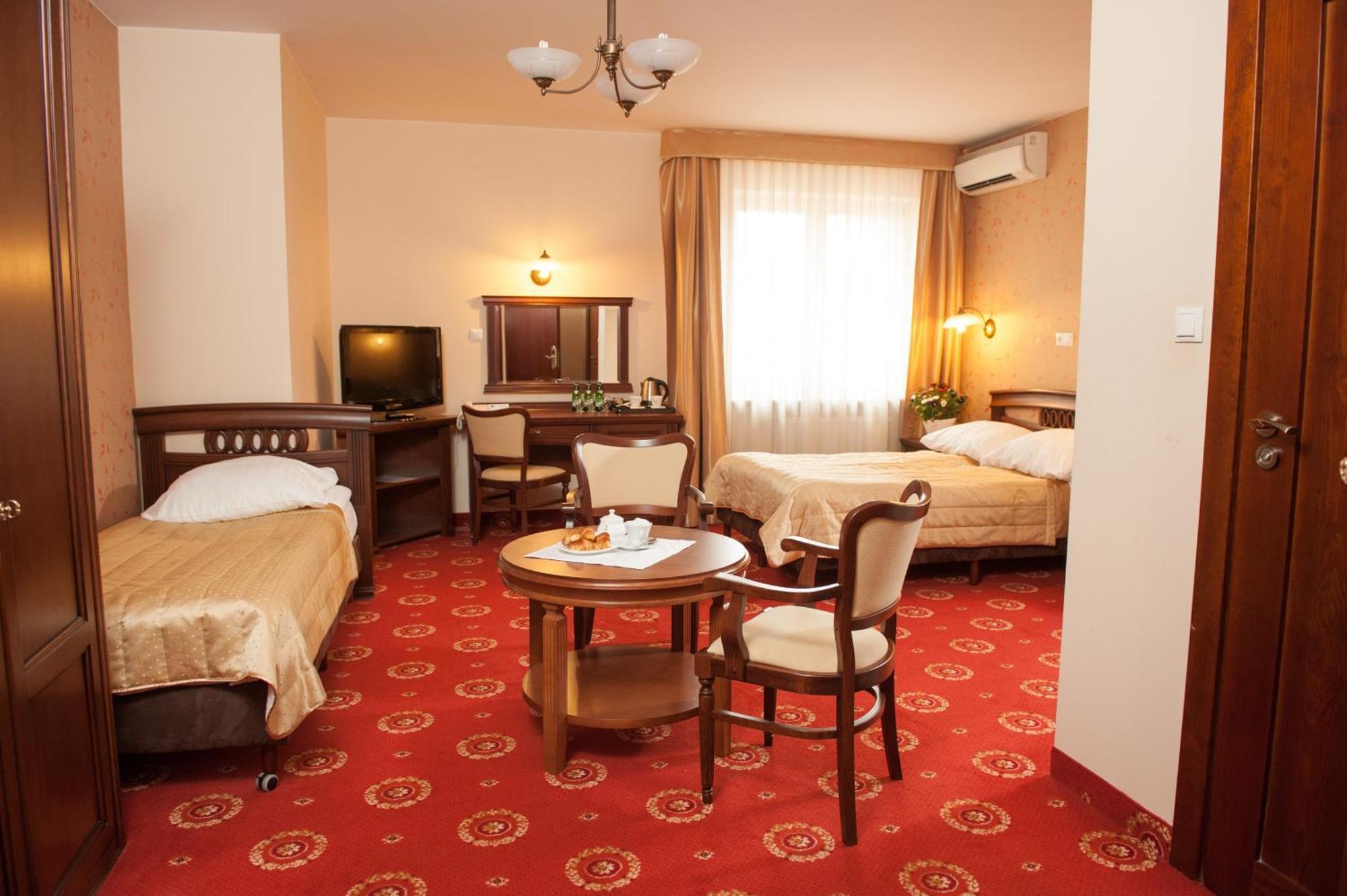 Hotel Arkadia Royal Warschau Exterior foto
